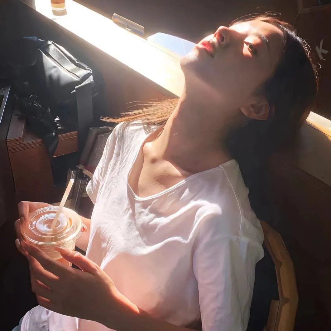 清潭夜行 海报